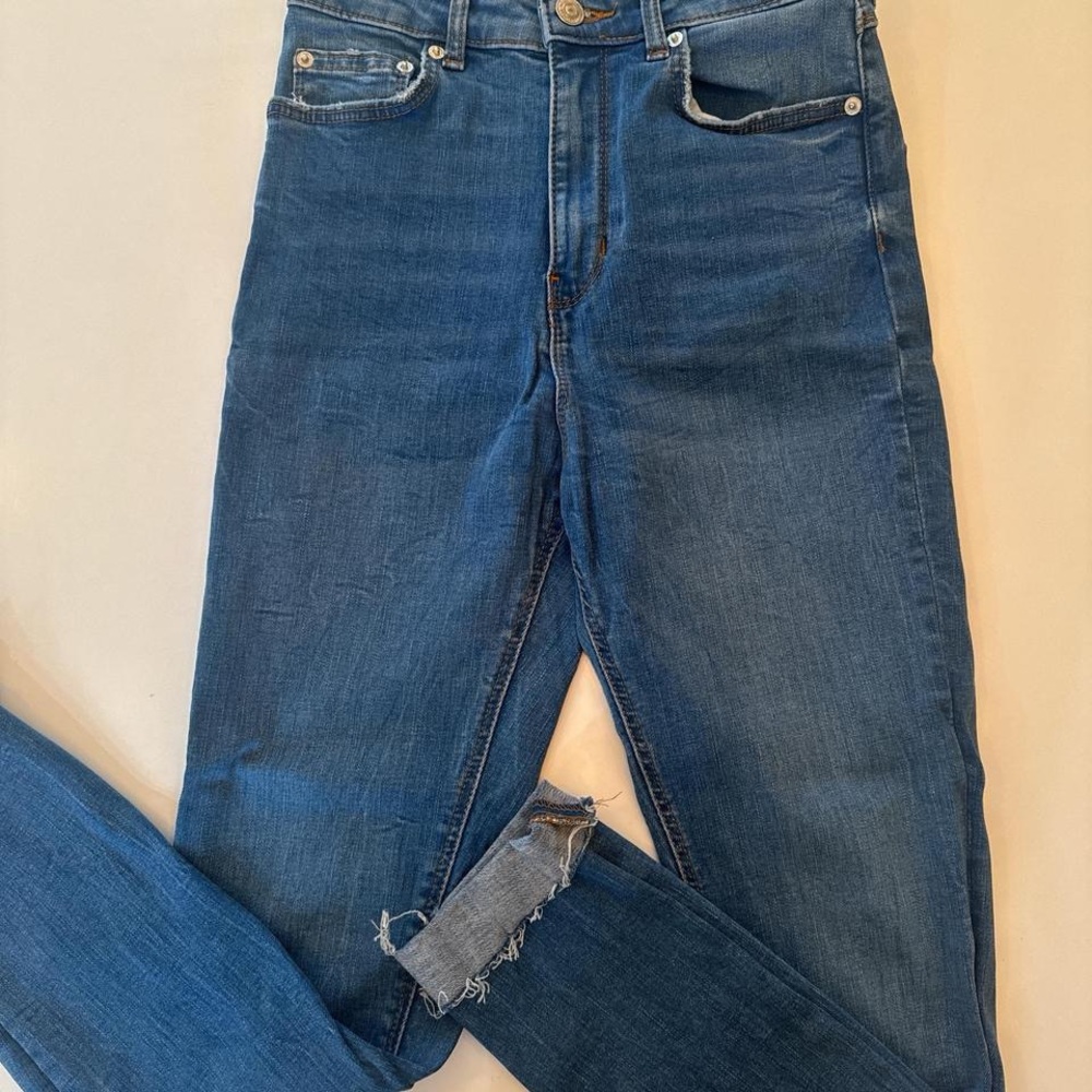 Zara Blue Distressed Denim Jeans